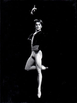 Item #66990 Baryshnikov in Black and White. Mikhail Baryshnikov